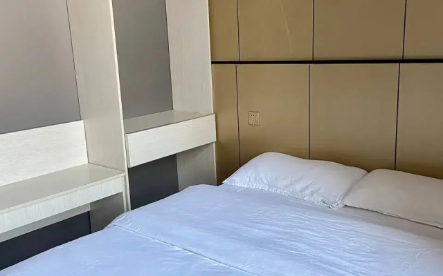 Отель Holiday Hotel