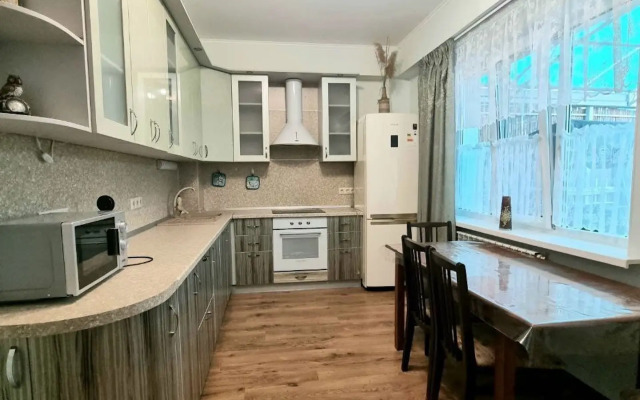 Частный дом Таунхаус Трёхэтажный на Пионерском Проспекте 114В