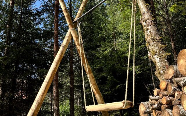 Гостевой дом у Озера в Лесу Маркова заимка