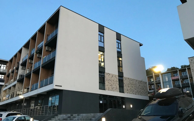 S Balkonom I Basseynom Na Territorii Apartments