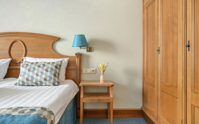 3 Mostа Hotel