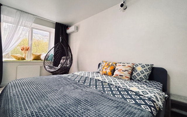 Bolshaya dvukhkomnatnaya s domashnim kinoteatrom Flat