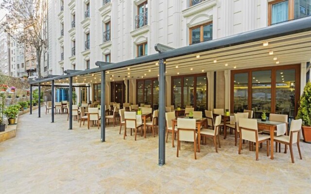 Lausos Palace Hotel