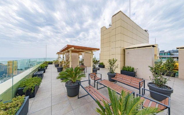 Апартаменты у Дендрария в ЖК Метрополь на самом высоком этаже, где есть бассейн