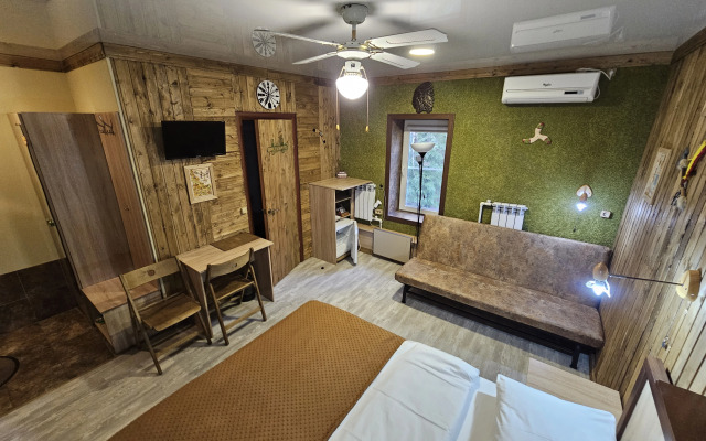 Lemon Joe Hotel