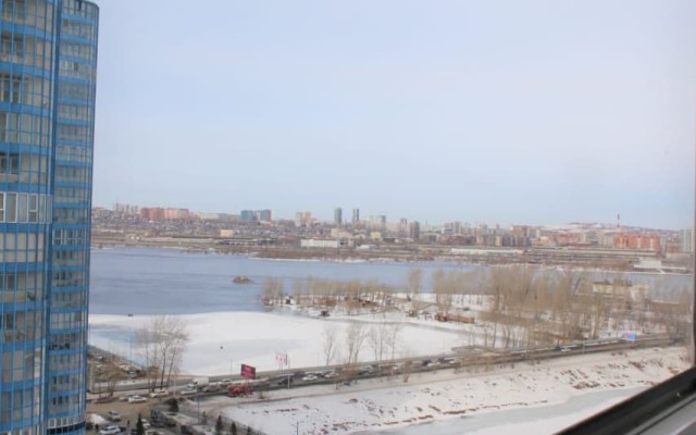 Апартаменты в Белых Росах с видом на реку