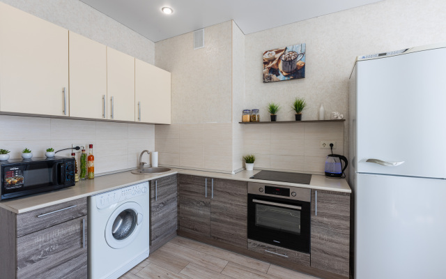 Sutkiufa Na Ulitse Entuziastov Apartments