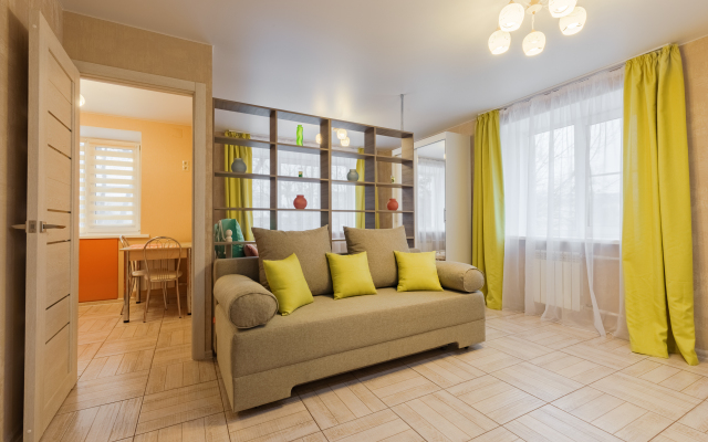 Na Pervomayskoy Flat