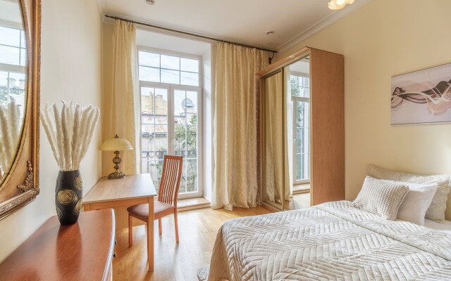 3 Spalni U Manezhnoy Ploschadi 8 gostei Apartments
