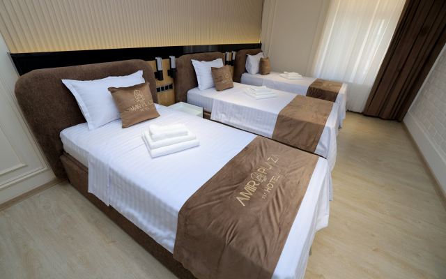 Amir Plaza Hotel
