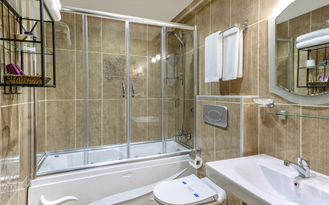 Royan Suites Boutique Hotel