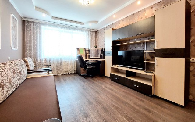 Evrodvushka dlia bolshoi semi Apartments