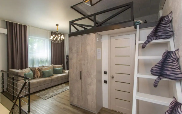 Novye trekhurovnevye apartamenty s vyhodom na Arbat Apartments