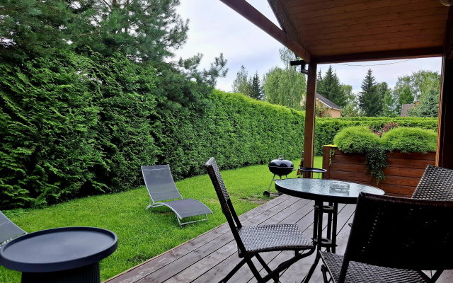 Castnyj dom na Lugovom 40m u reki v centre Zvenigoroda