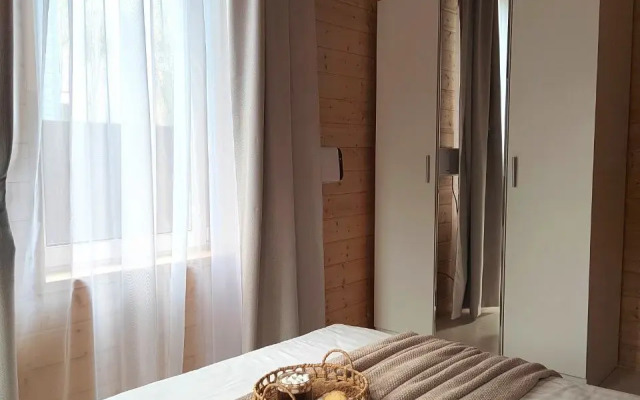 Domik V Kp Grin Laundzh Guest House