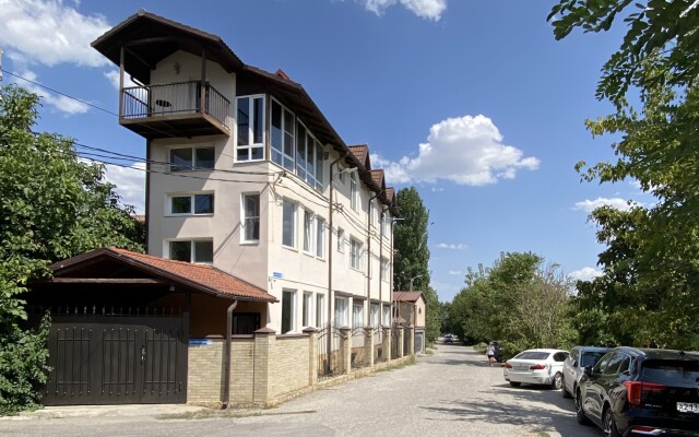 Apartment Three Styles near Tsvetnik