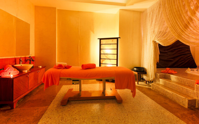 Horus Paradise Luxury Resort & Club
