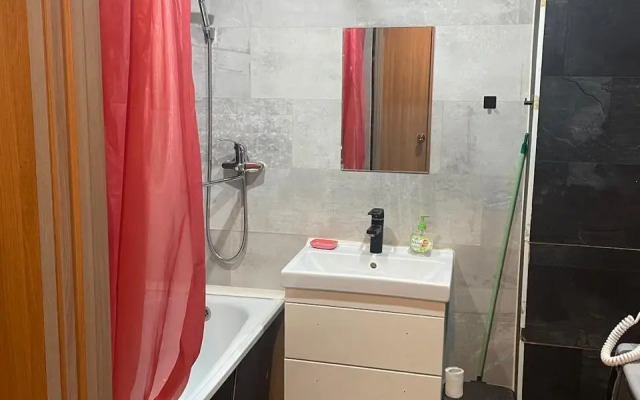 Roskoshnye S Balkonom Na Starateley 15 Apartments