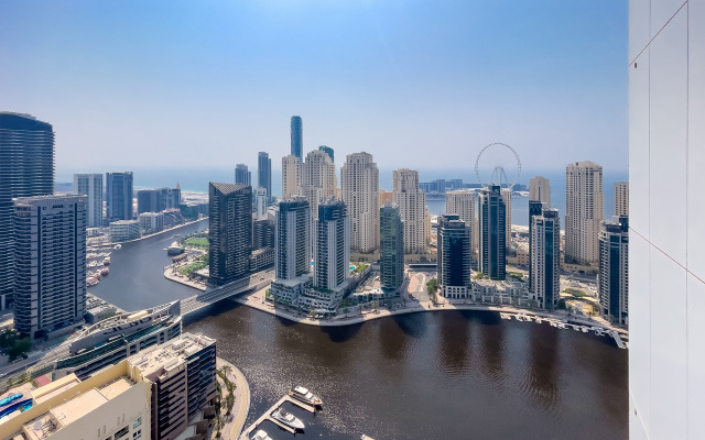 Stylish 2br with Marina Views Apartments