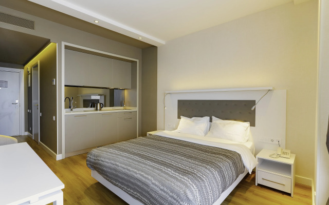 Alliance Palace by Grand City Apartment Hotel