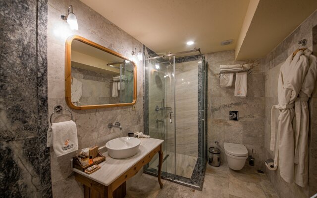 Cratus Stone Palace Hotel