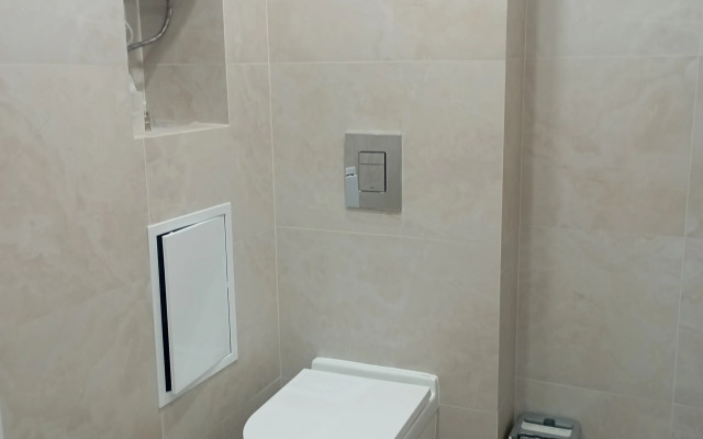 Dvukhkomnatnye apartamenty vozle Kremlya, nedaleko Ds Kristal Flat