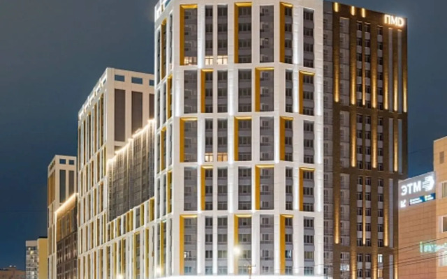 V Novom Dome Ostrovskogo 52 Flat