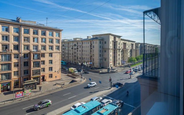 EasyGuest Ryadom S Naberezhnoy Nevy Flat