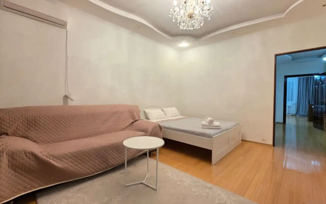 421 Yevrotreshka V Samom Tsentre Na 6 Gostey Apartment