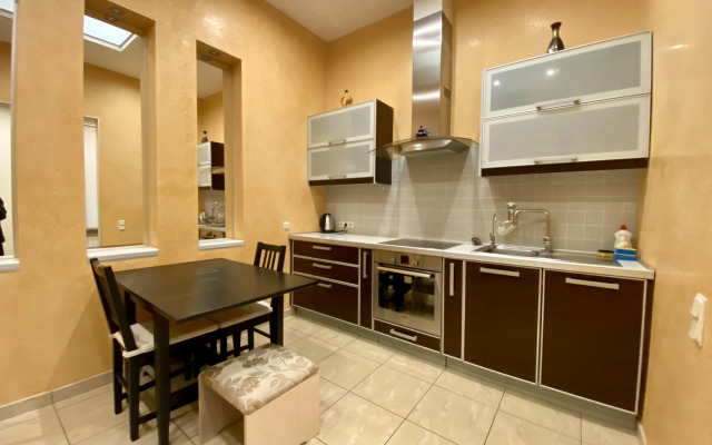 Trekhkomnatnye U Griffonov Apartments