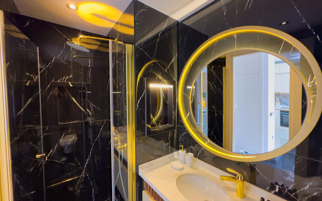 Qoople Legend A35 v 100 Metrah ot Morya Apartments