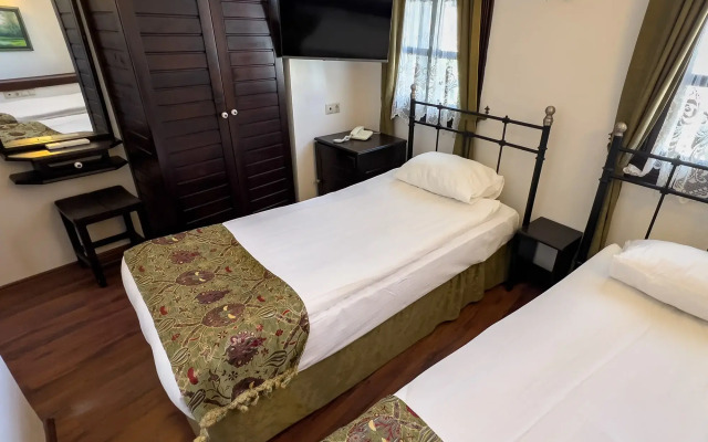 Deja Vu Hotel