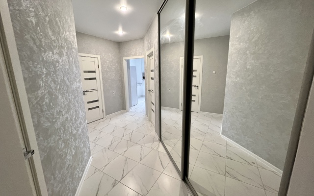 Kvartira S Vidom Na Skver Geroyev Apartments