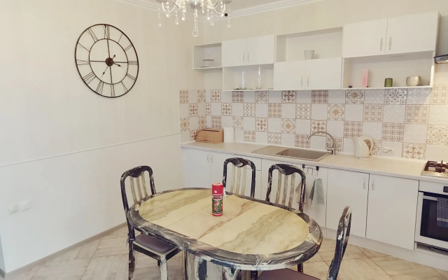 Частный дом на берегу моря с бассейном