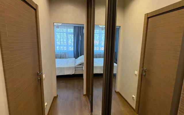 Bolshoy Lyuks s Dzhakuzi i Vidom na Gorod Flat