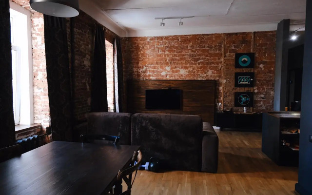 3-kh komnatnye apartamenty v stile loft v samom tsentre Apartments