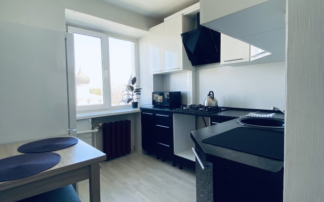 Dvukhkomnatnaya kvartira vozle Kremlya Flat