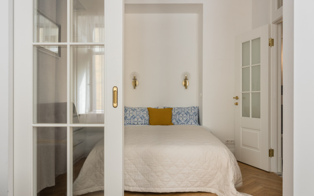 Апартаменты на Театральной площади