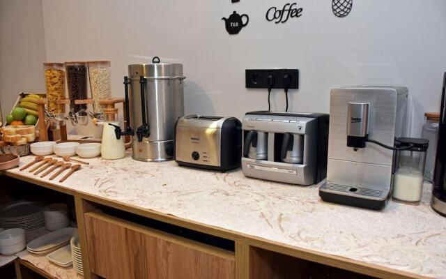 Отель Linda Port Hotel