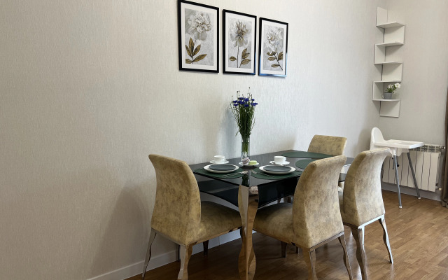 Na Internatsionalnoy 3/1 Apartments