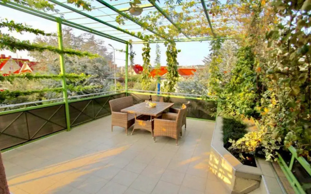 Nash Dom Guest House