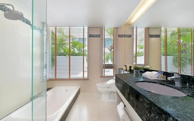 Отель Centre Point Hotel Sukhumvit 10