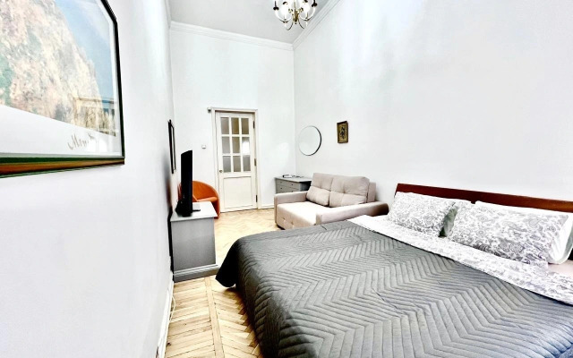 Апартаменты SpbStay с двумя спальнями на Рубинштейна 3