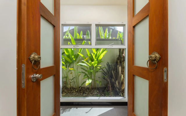 Emilia 3BR Private Pool Naiharn Villa