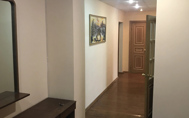 Na Ulitse Sovetskaya 17 V Elitnom Dome Flat