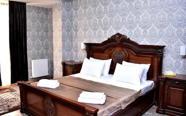Buyuk Humo Hotel