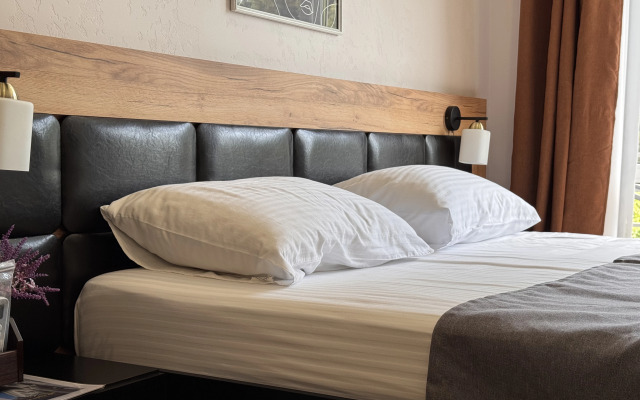 Апартаменты Бристоль-2 с балконом