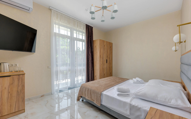 Отель Менуа