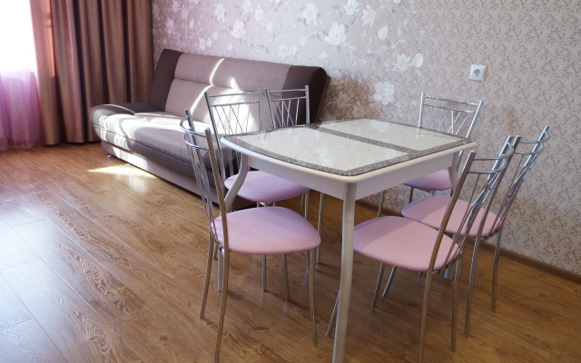 Dvuhkomnatnye Na Komsomolskoj 8 Apartments