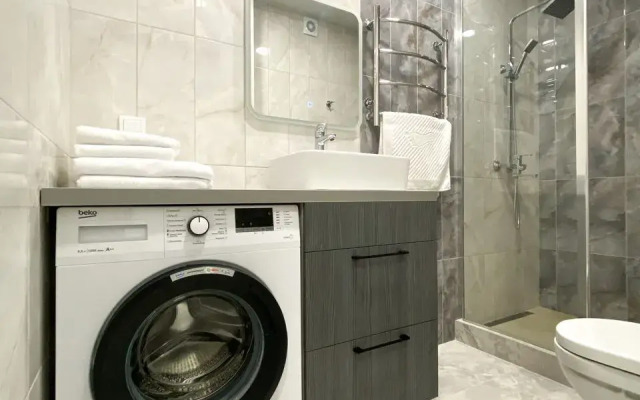 vidovye s krovat'yu i bol'shim balkonom, 17 etazh Apartments